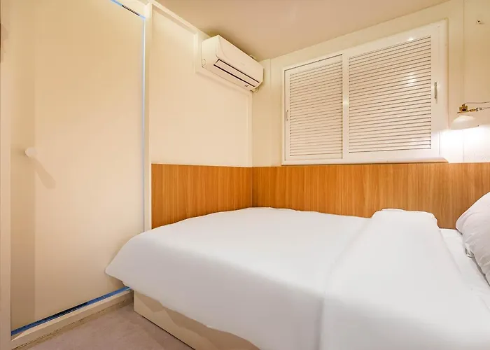Hotel Less Seoul