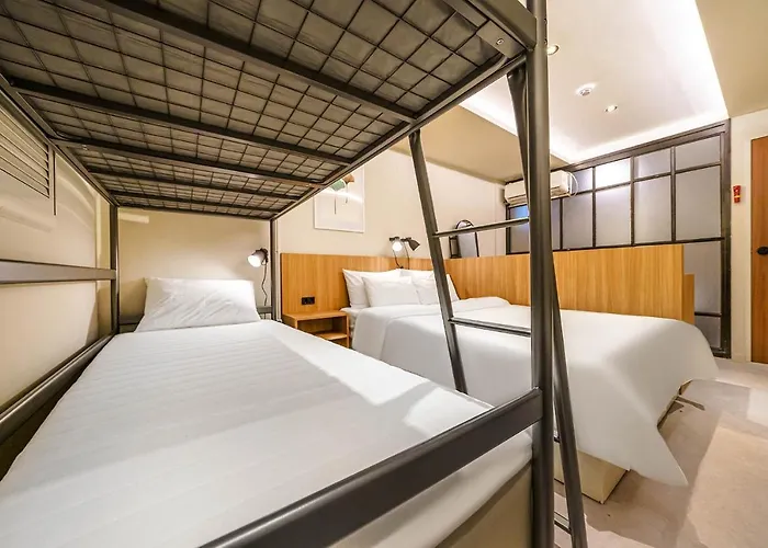 Hotel Less 2*