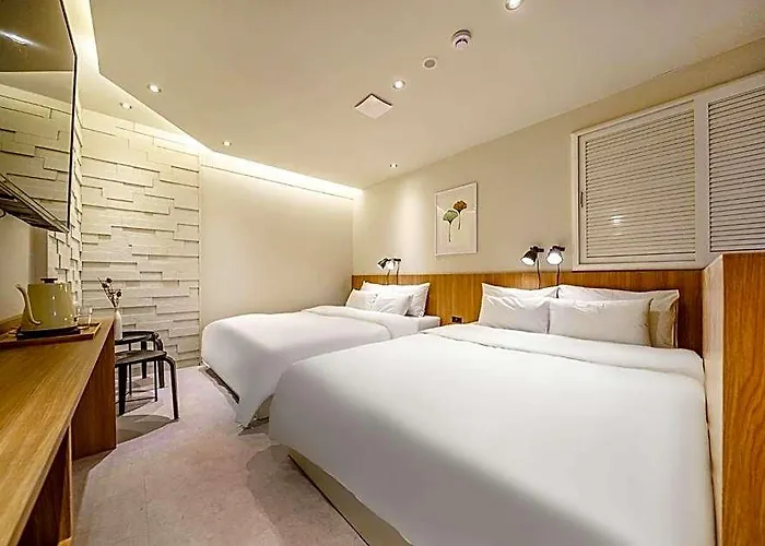 Less Hotel