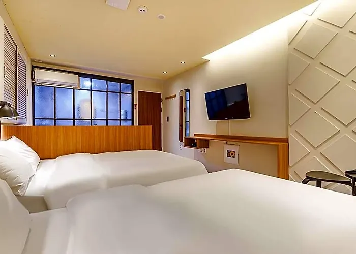 Hotel Less